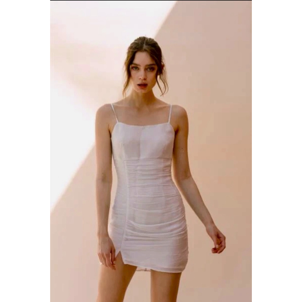 Storia Shimmery White Organza Overlay Front Slit Dress Size L‎